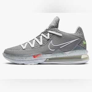Men’s NIKE LeBron XVII Low React Size 8 Gray Sneakers